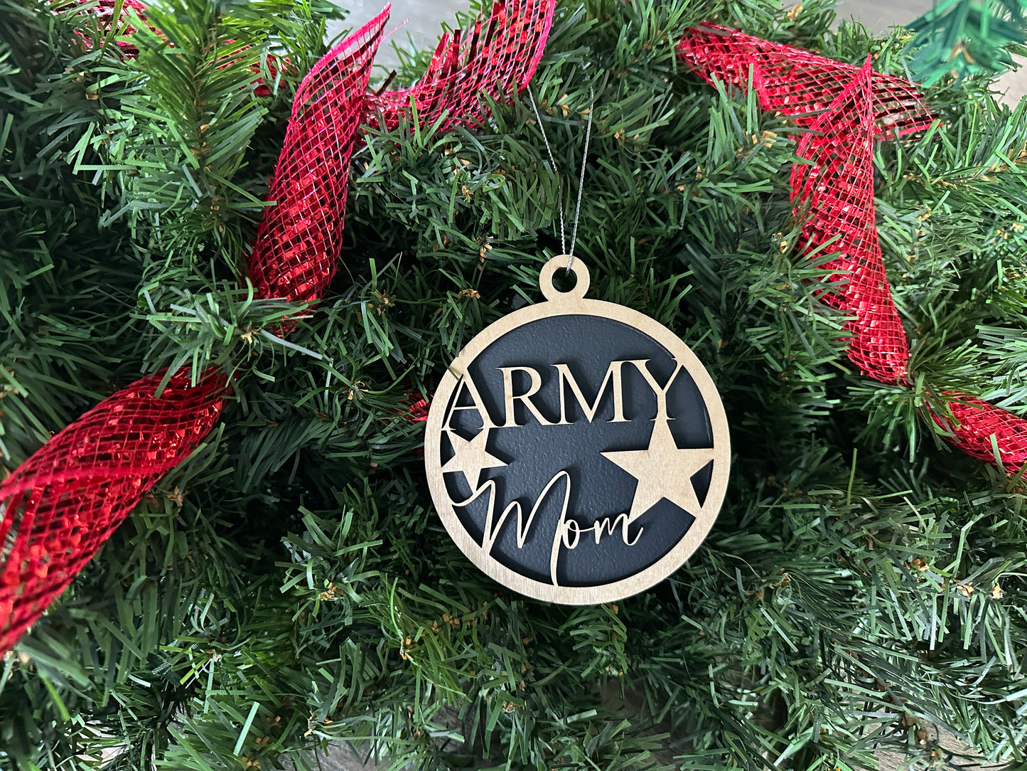 "Army mom" Christmas ornament. Handmade with birchwood.